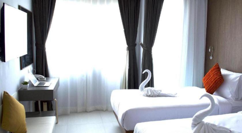 Elegancy Sansabai Hotel Patong Exterior foto